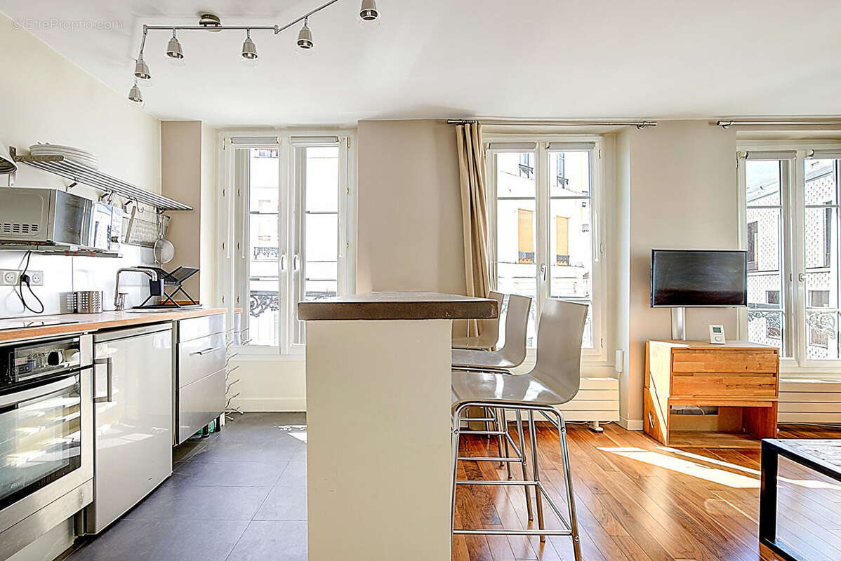 Appartement à PARIS-18E
