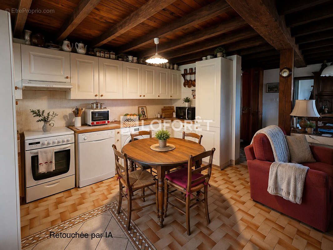 Maison à RENAISON