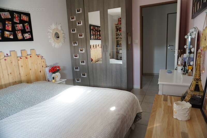Magnifique pavillon climatisé en plain pied avec garages pour 3 voitures et grande terrasse couverte - photo 13