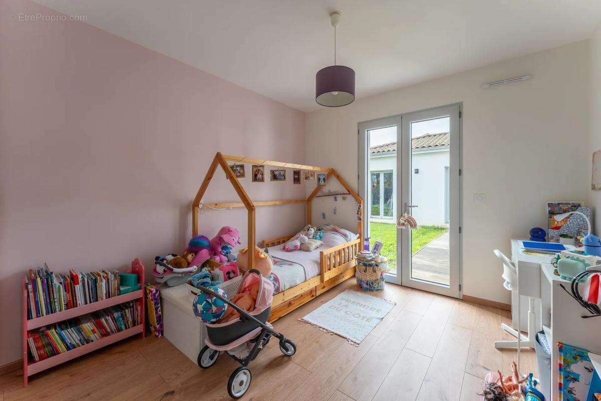 Maison à CAMBLANES-ET-MEYNAC