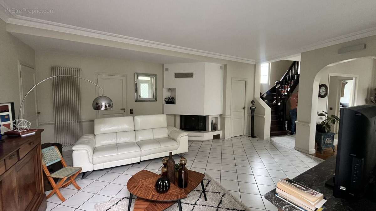 Maison à LA FRETTE-SUR-SEINE