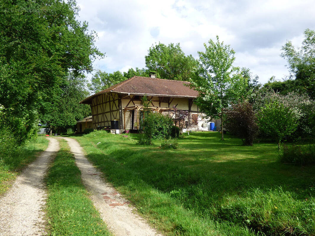 Maison à CURCIAT-DONGALON
