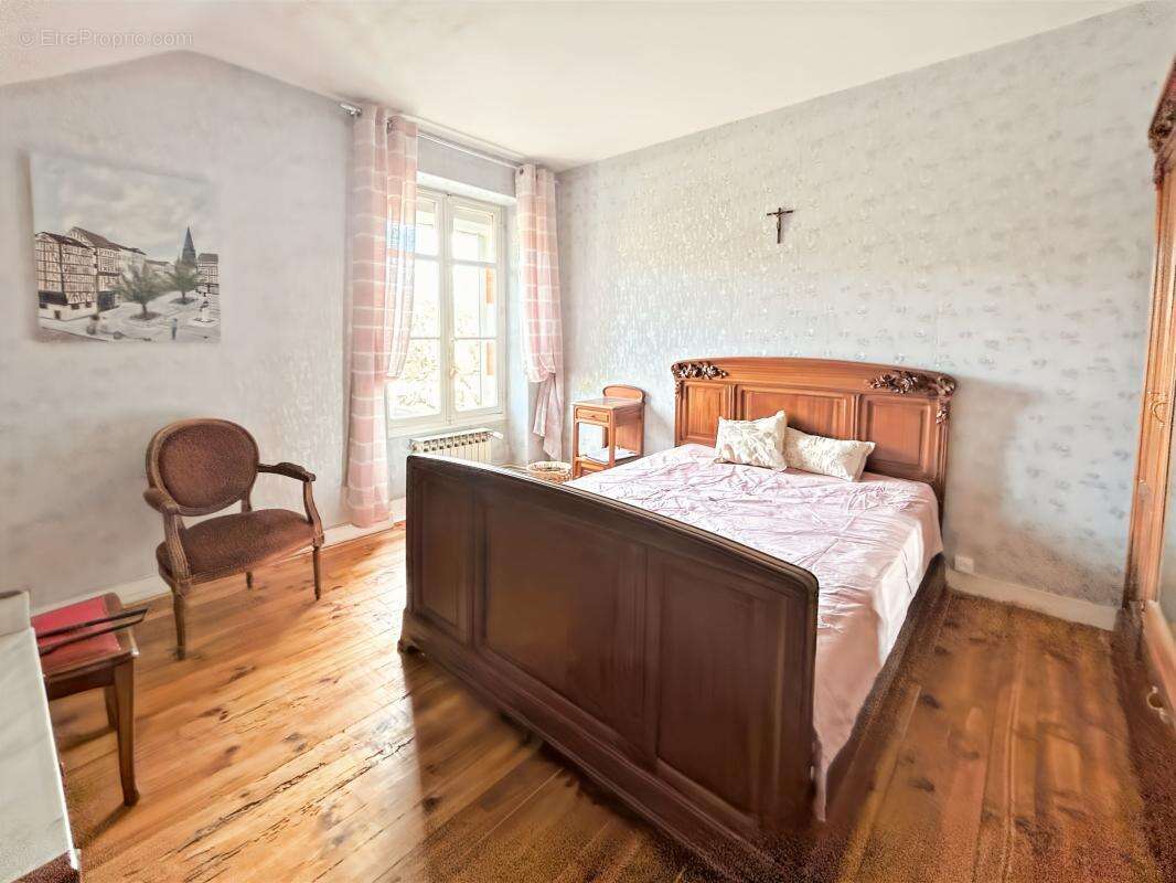 Maison à SARLIAC-SUR-L'ISLE