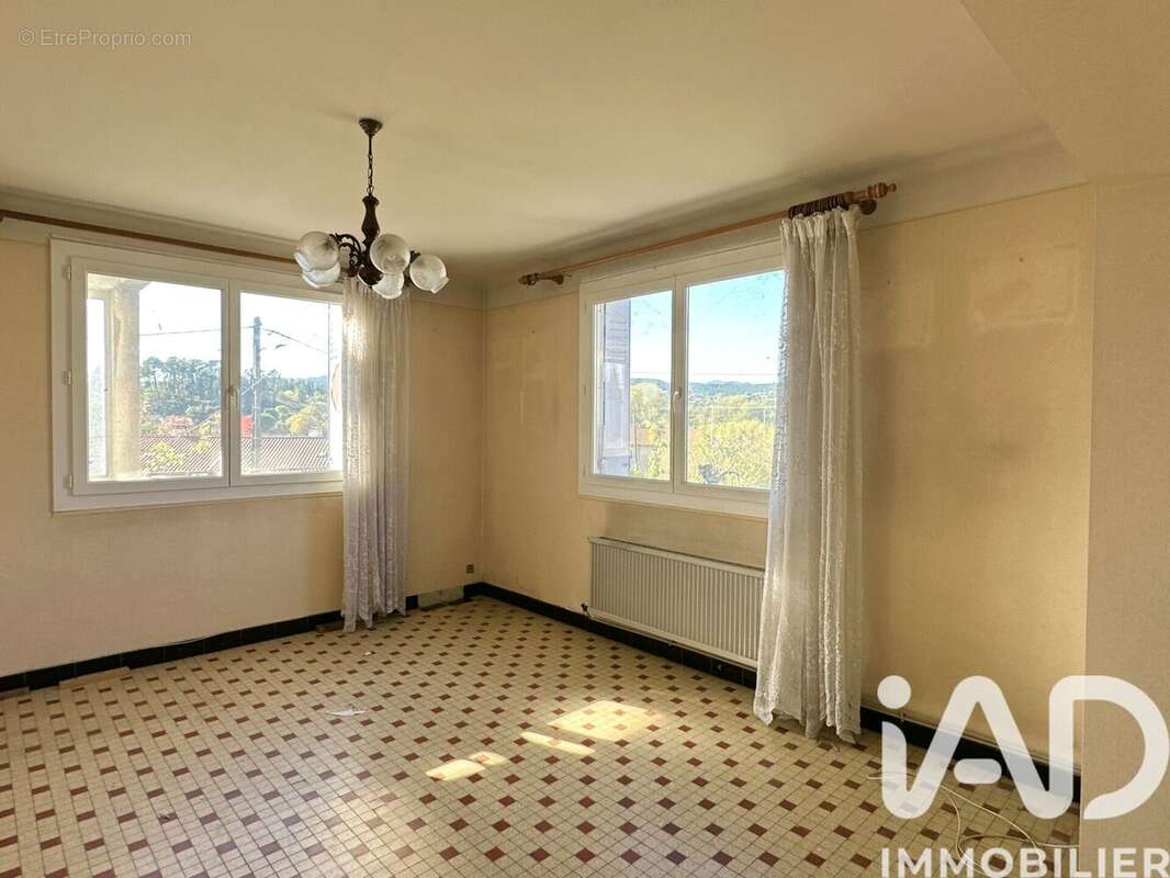 Photo 6 - Maison à SAINT-ETIENNE-DE-FONTBELLON