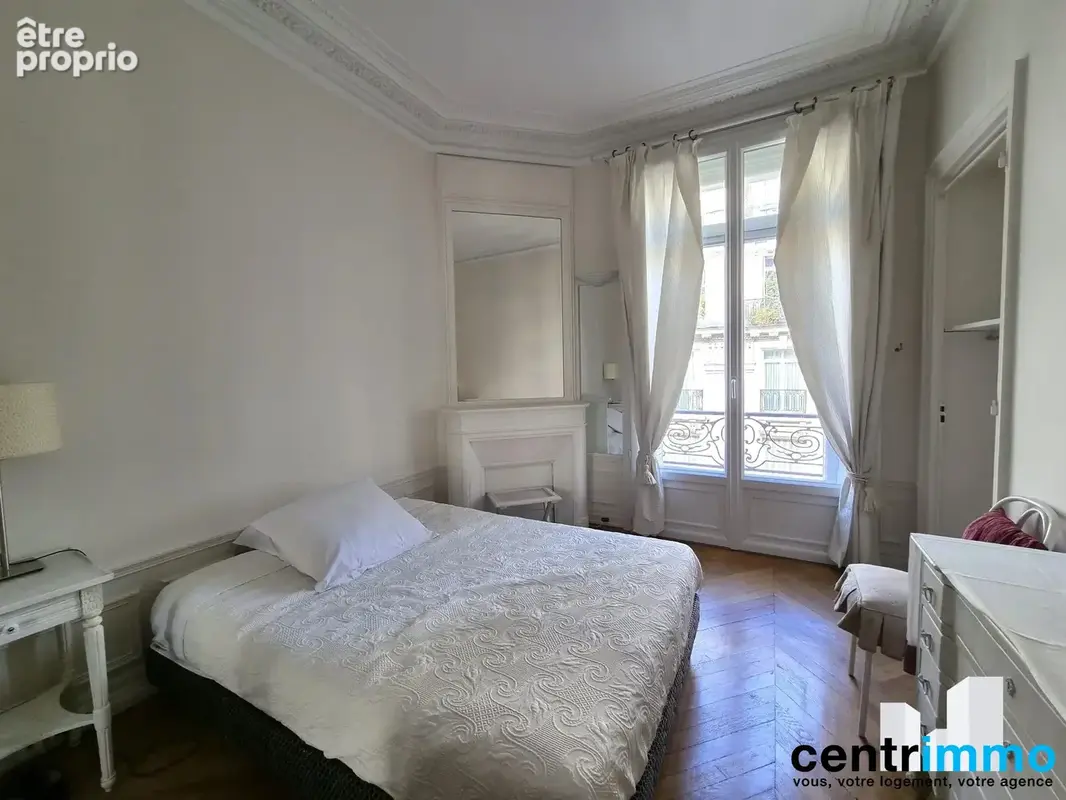 Paris 8 Appartement de Standing Chambre 3 centrimmo