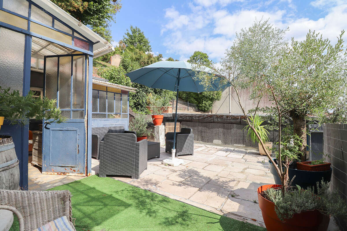 Appartement à PLOMBIERES-LES-DIJON