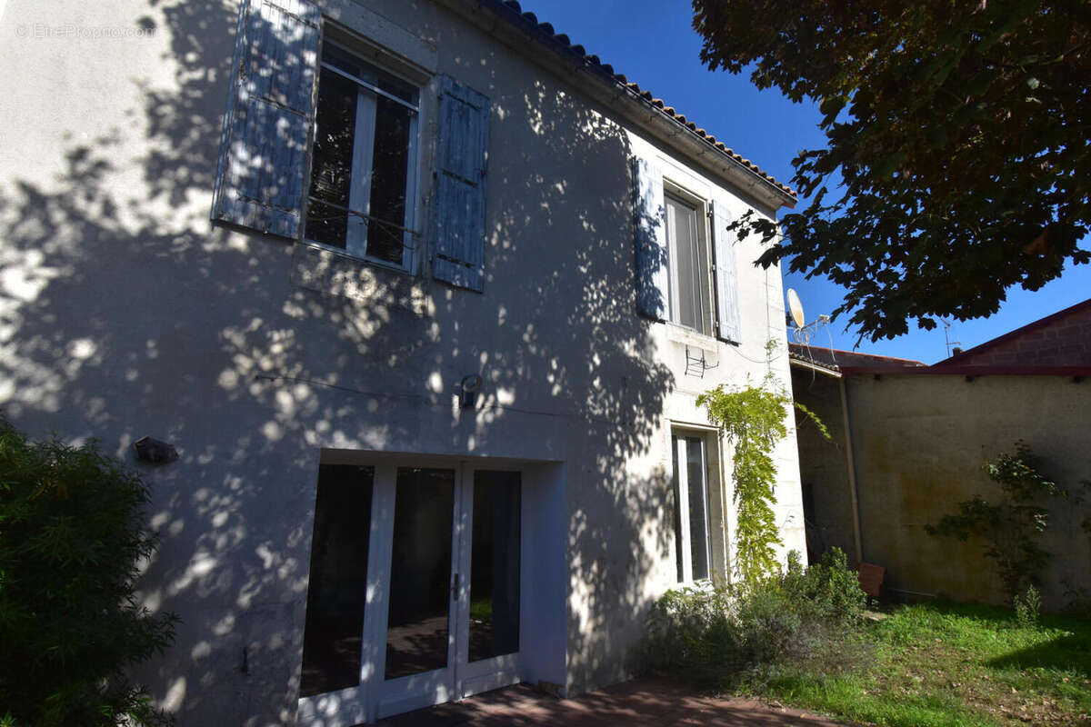 DSC_0004 - Maison à ANGOULEME