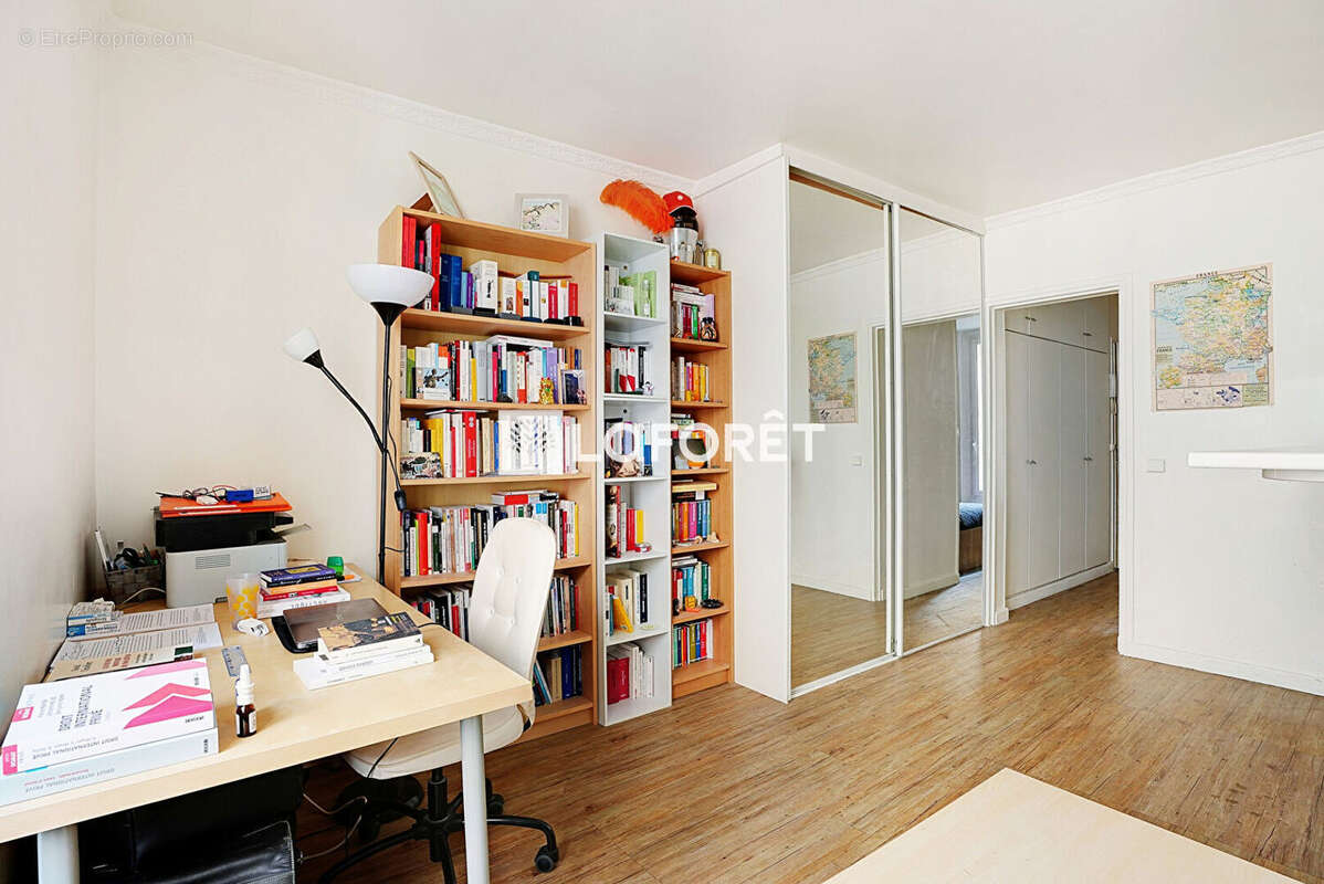 Appartement à PARIS-14E