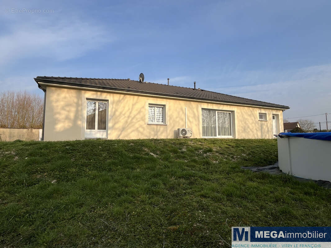 Maison à SAINT-CHERON