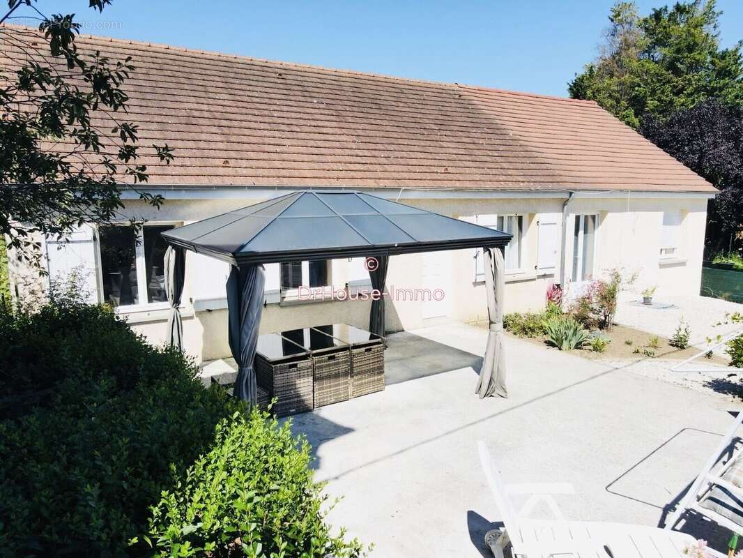 Maison à FERRIERES-EN-GATINAIS