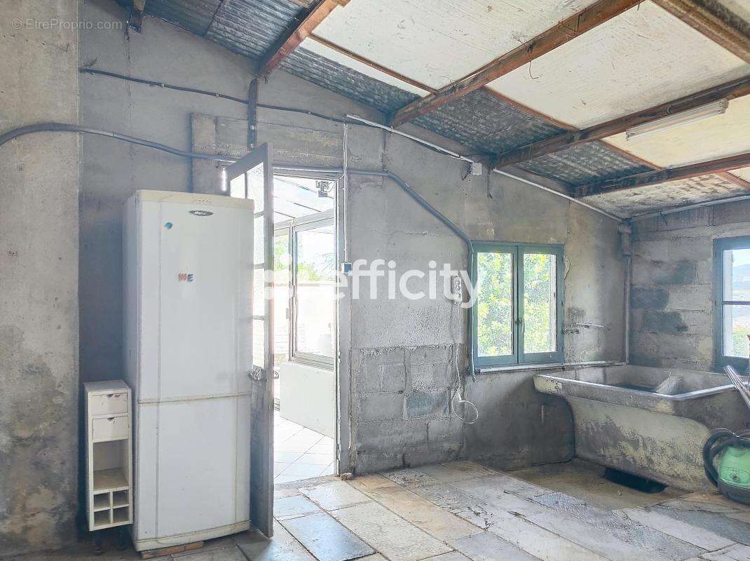 Maison 110 m² à Saint-Martin-La-Plaine  - photo 9