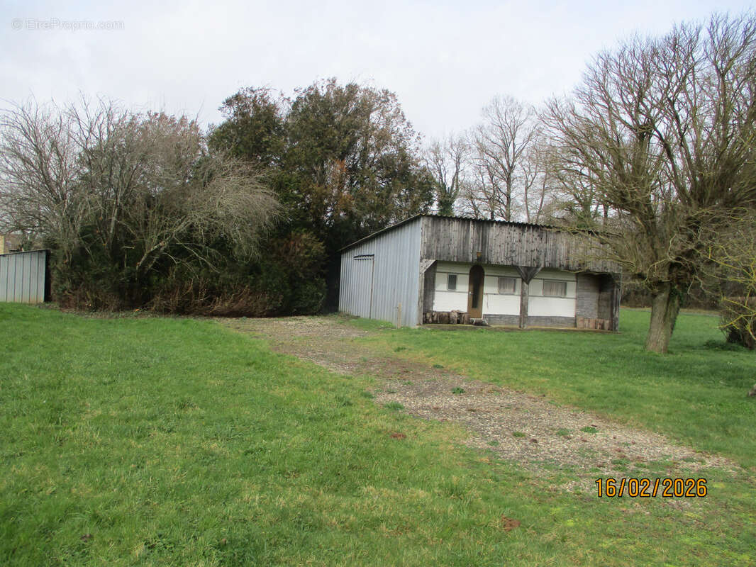 Terrain à CEAUX-EN-COUHE