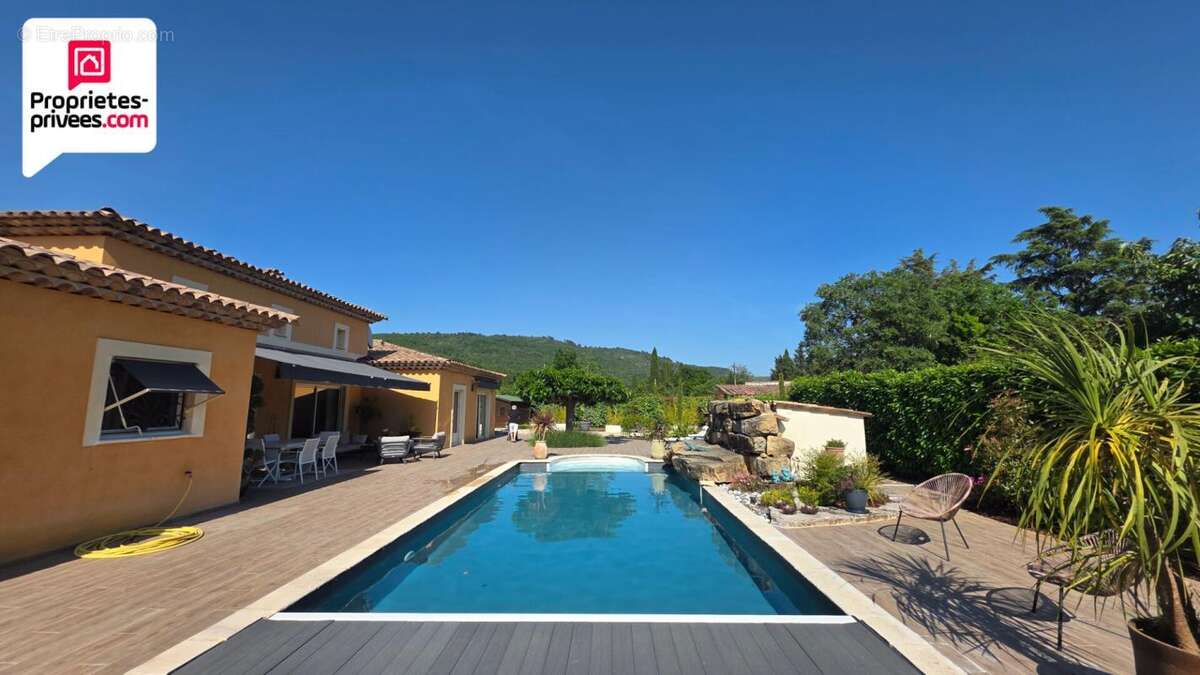 Maison à SAINT-CEZAIRE-SUR-SIAGNE
