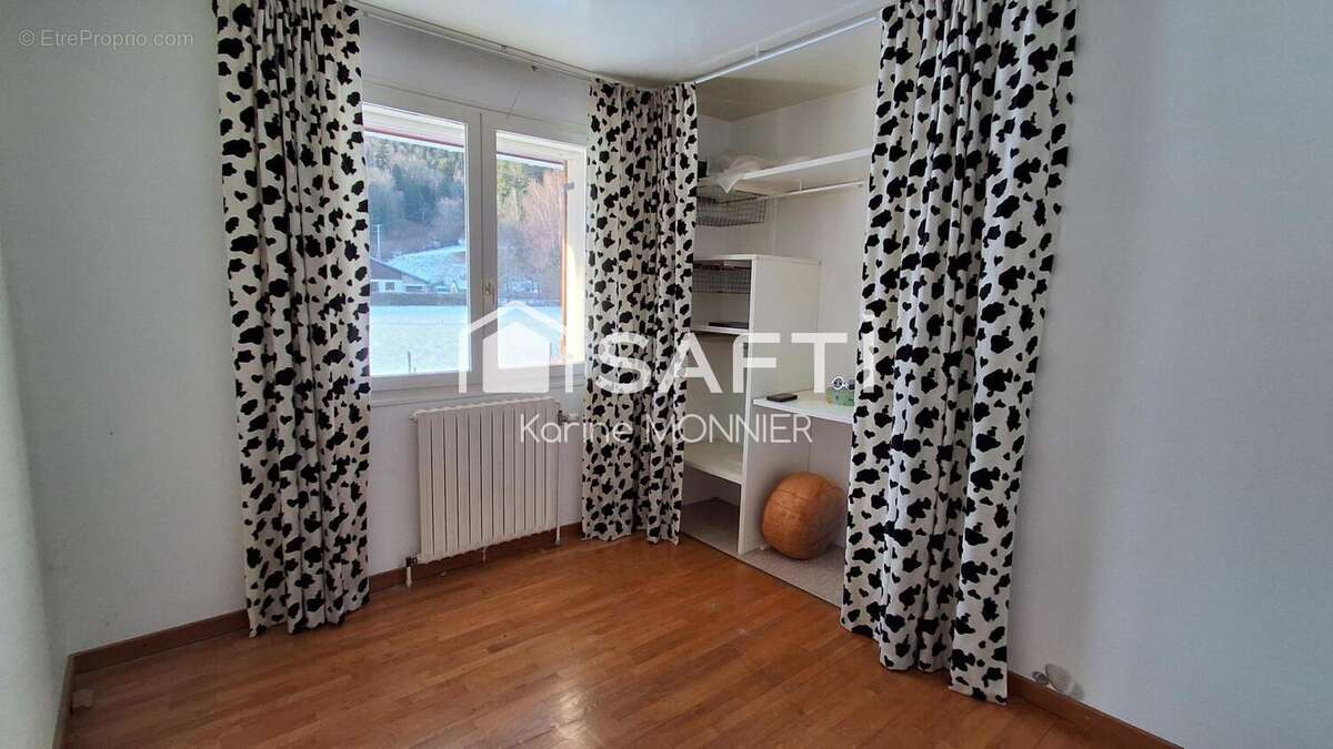 Maison 185 m² à Bourg-De-Sirod  - photo 6