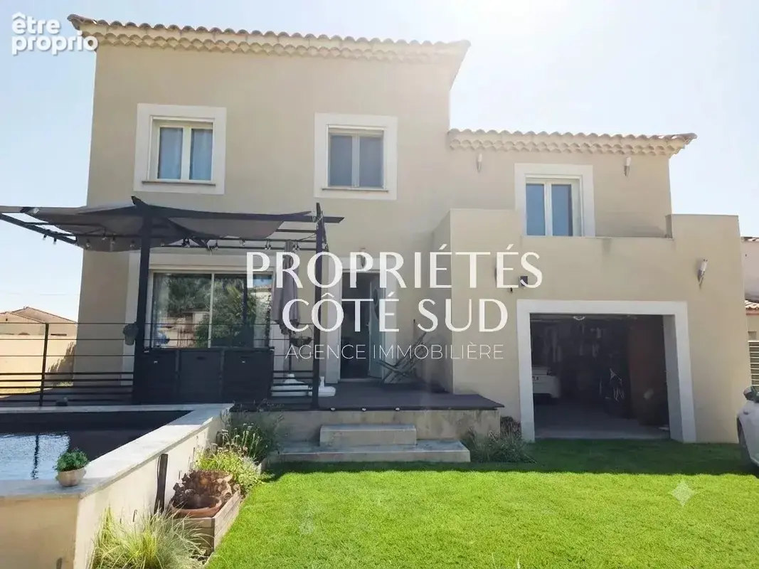 Maison à SAINT-LAURENT-DES-ARBRES