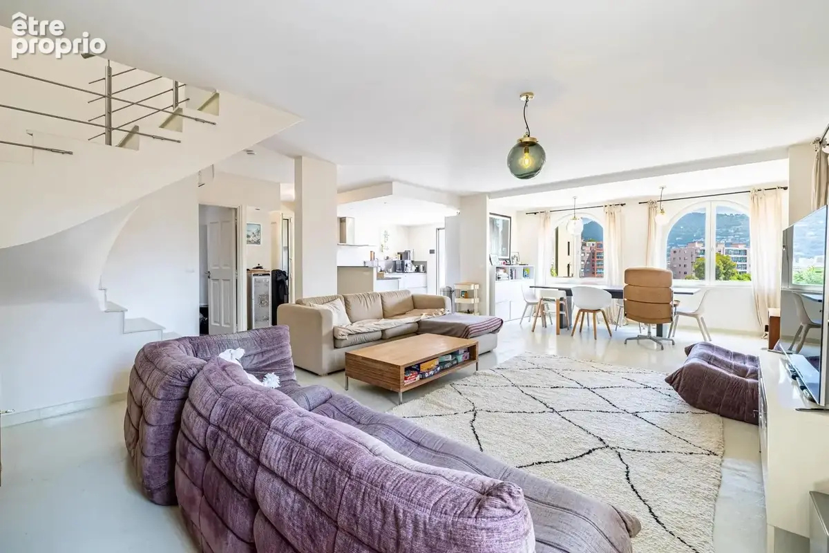 Nice - Bas Cimiez - Maison 170m² avec 4 chambres, terrasses et garage - photo 3