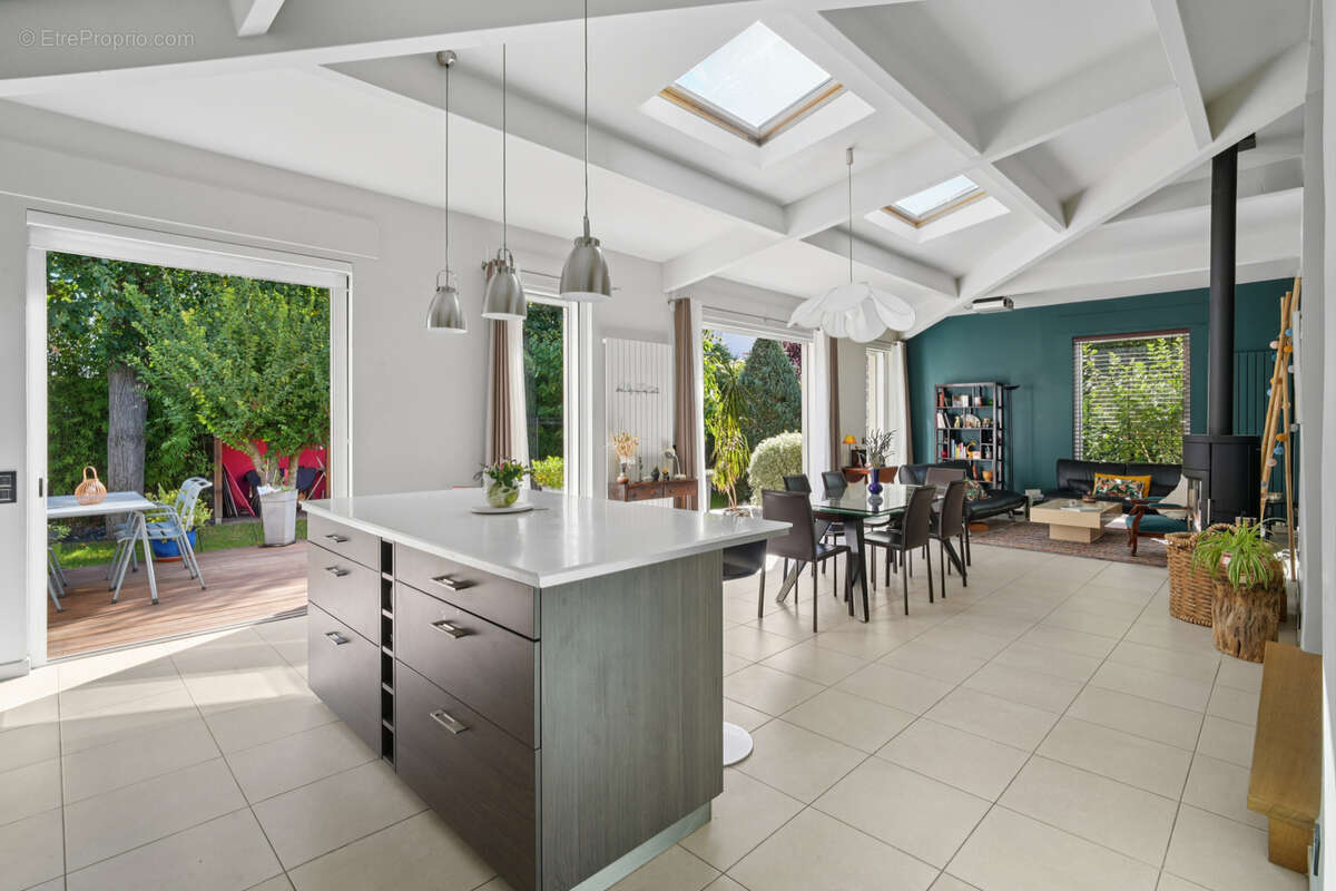 Maison à LE PERREUX-SUR-MARNE