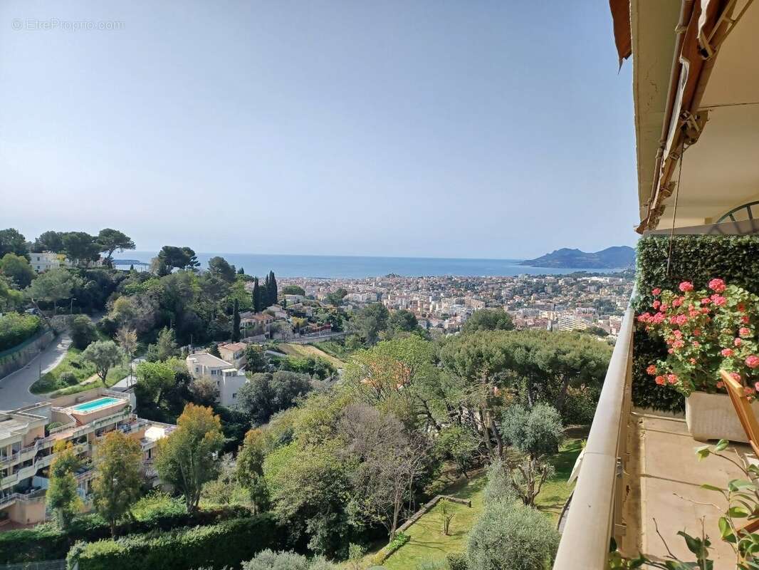 Appartement à LE CANNET