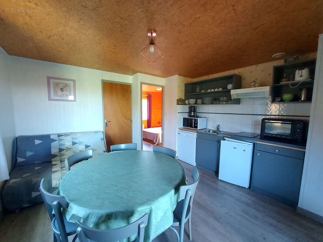 Maison à SAINT-MAMET-LA-SALVETAT