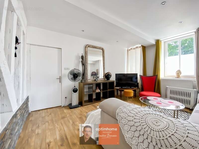 Appartement 4 pièces – 92 m² – Terrasse – Cave – Centre de Chaussin - photo 11