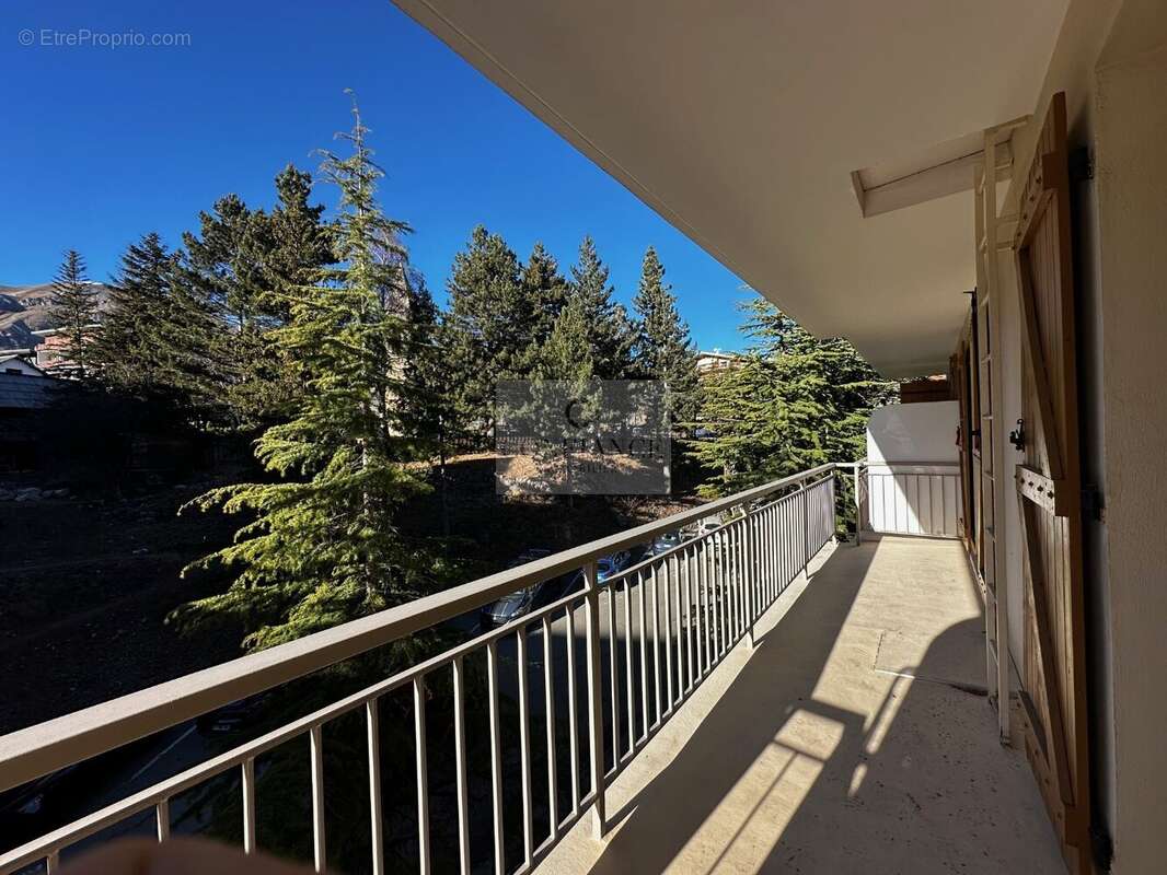 Appartement à SAINT-ETIENNE-DE-TINEE