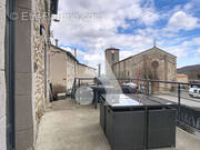 Appartement à LARAJASSE