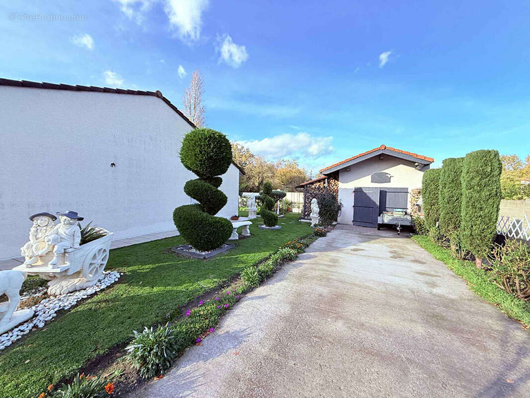 Maison à SAINT-LOUBES