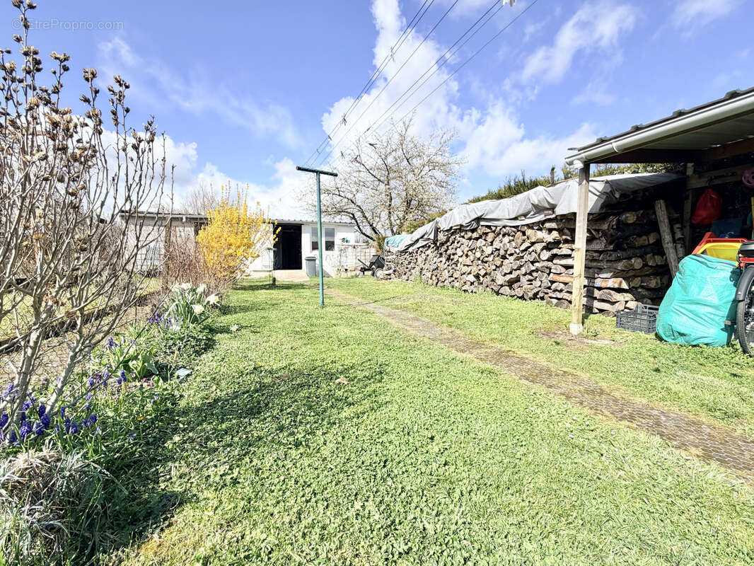 Maison à CHOLOY-MENILLOT