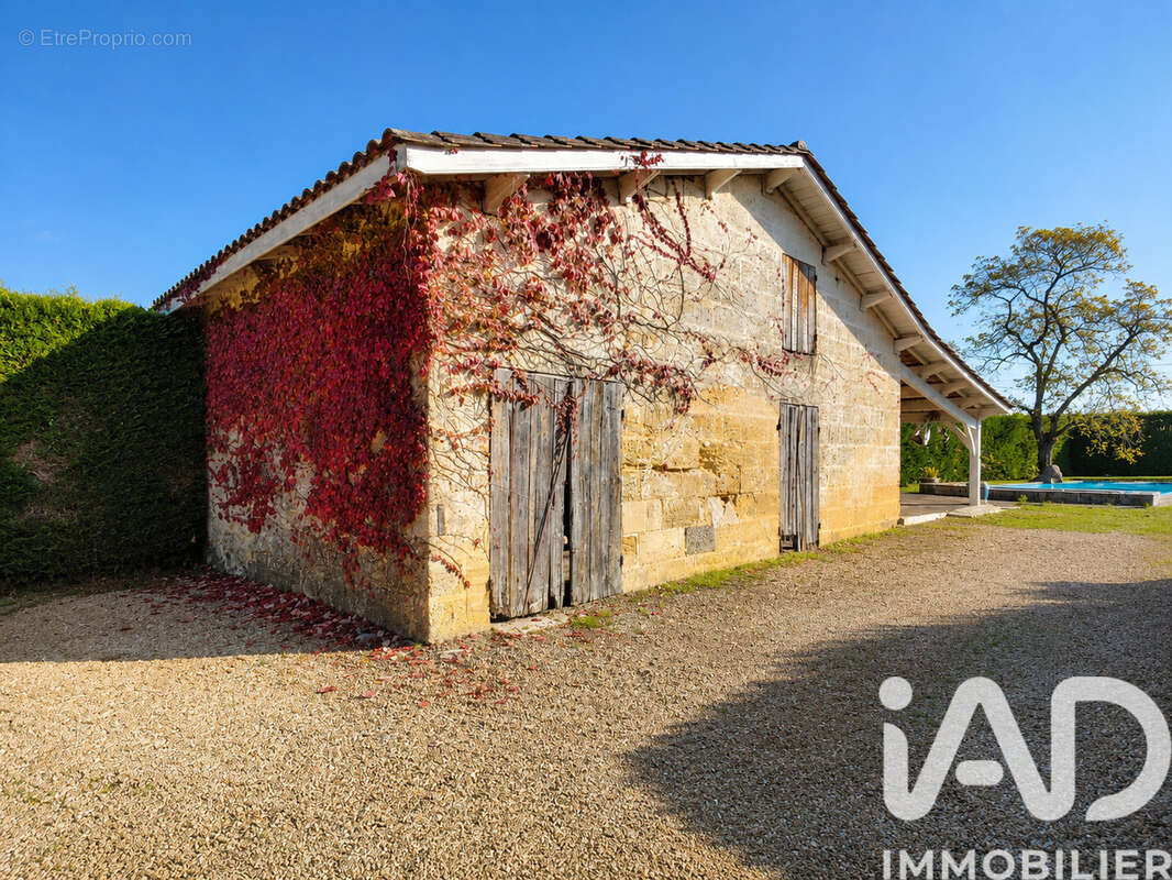 Photo 4 - Maison à LUSSAC