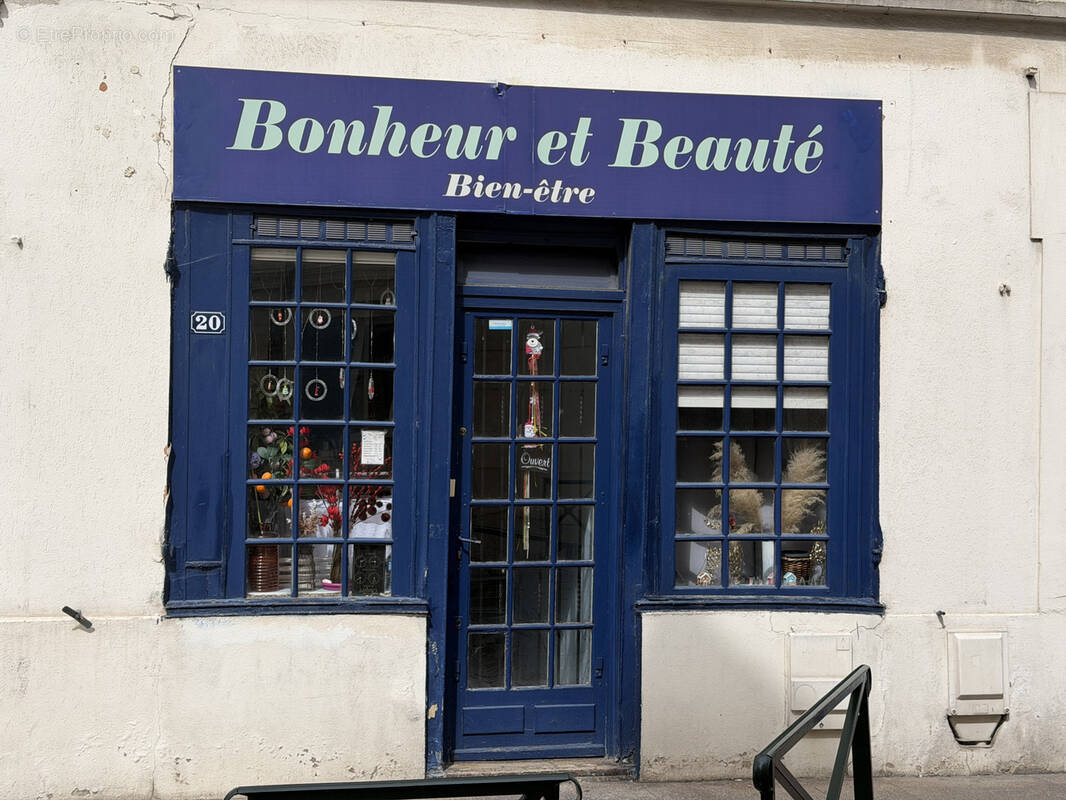 Commerce à PUTEAUX