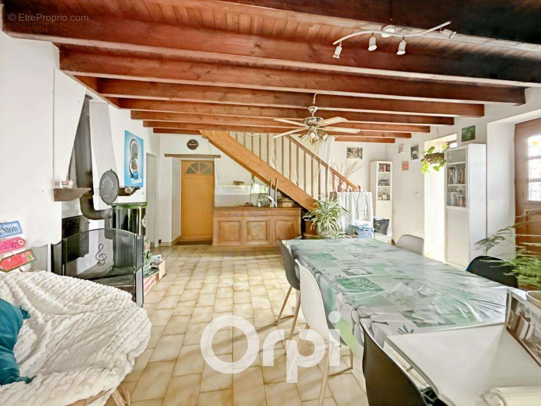 Maison à SAINT-DENIS-LA-CHEVASSE