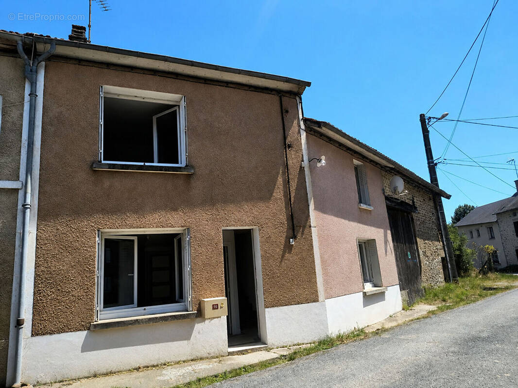 Maison à BERSAC-SUR-RIVALIER