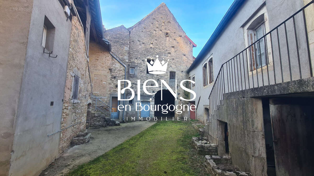 Maison à VOLNAY