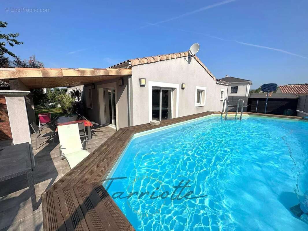 Maison à MALATAVERNE