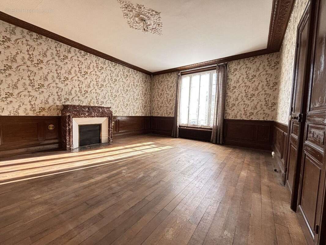 Maison à AIGRE
