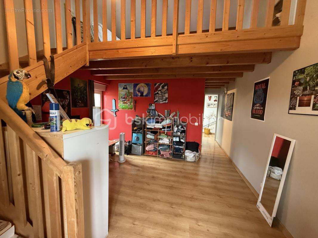 Maison familiale de 141m² sur 5580m² de terrain sur les hauteurs de La Frette avec vue magnifique ! - photo 14