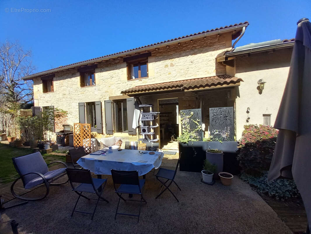 Maison à PRAYSSAC