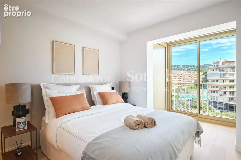 Cannes Croisette, magnifique vue mer : appartement 3 Pièces parfait état. - photo 10