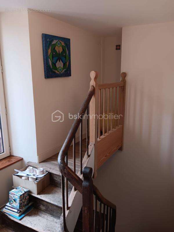 Commerce à SAUZE-VAUSSAIS