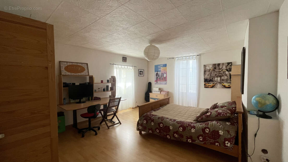 Maison ancienne, 157m2, FRONTENAY-ROHAN-ROHAN - photo 9