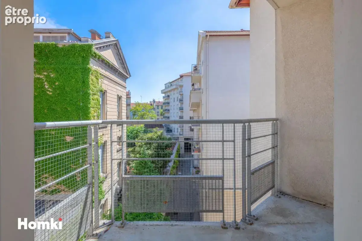 Lyon 3ᵉ – T2 de 48,37 m² avec balcon, garage et cave - Avenue Felix Faure - photo 10