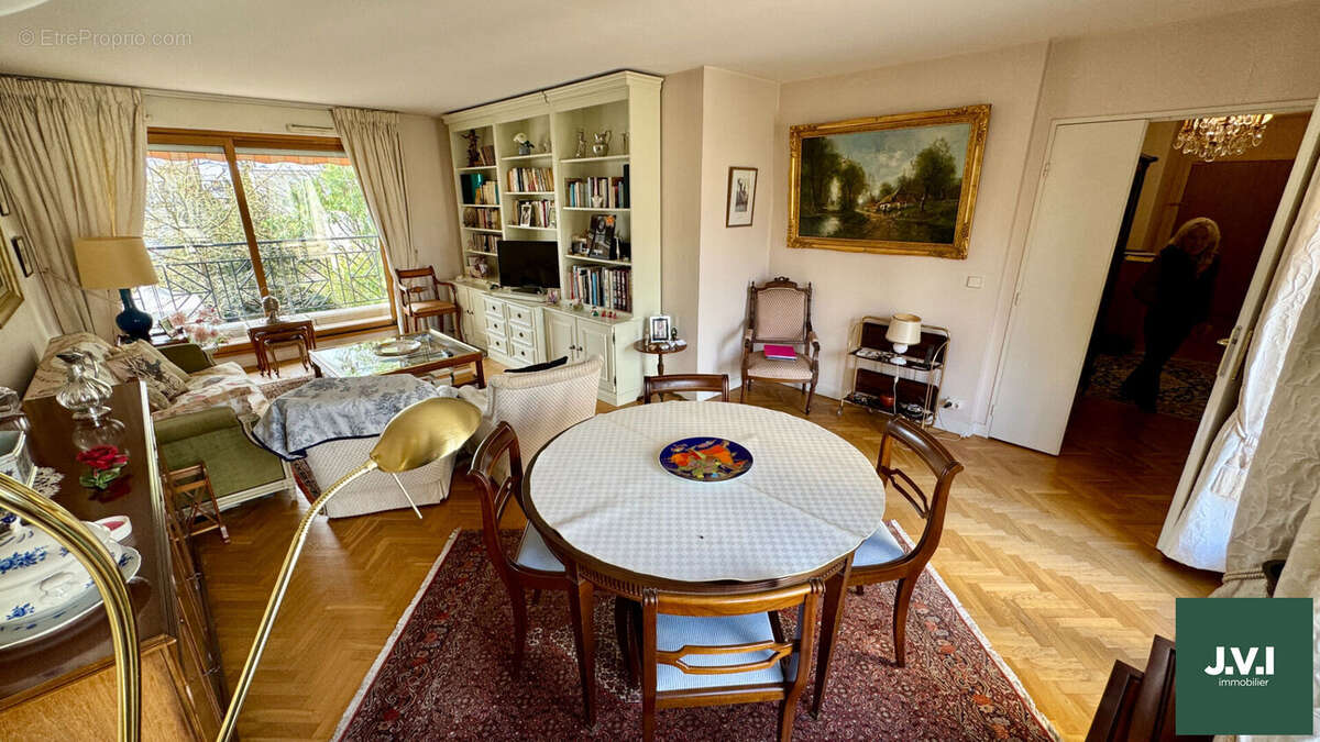 Appartement à ENGHIEN-LES-BAINS