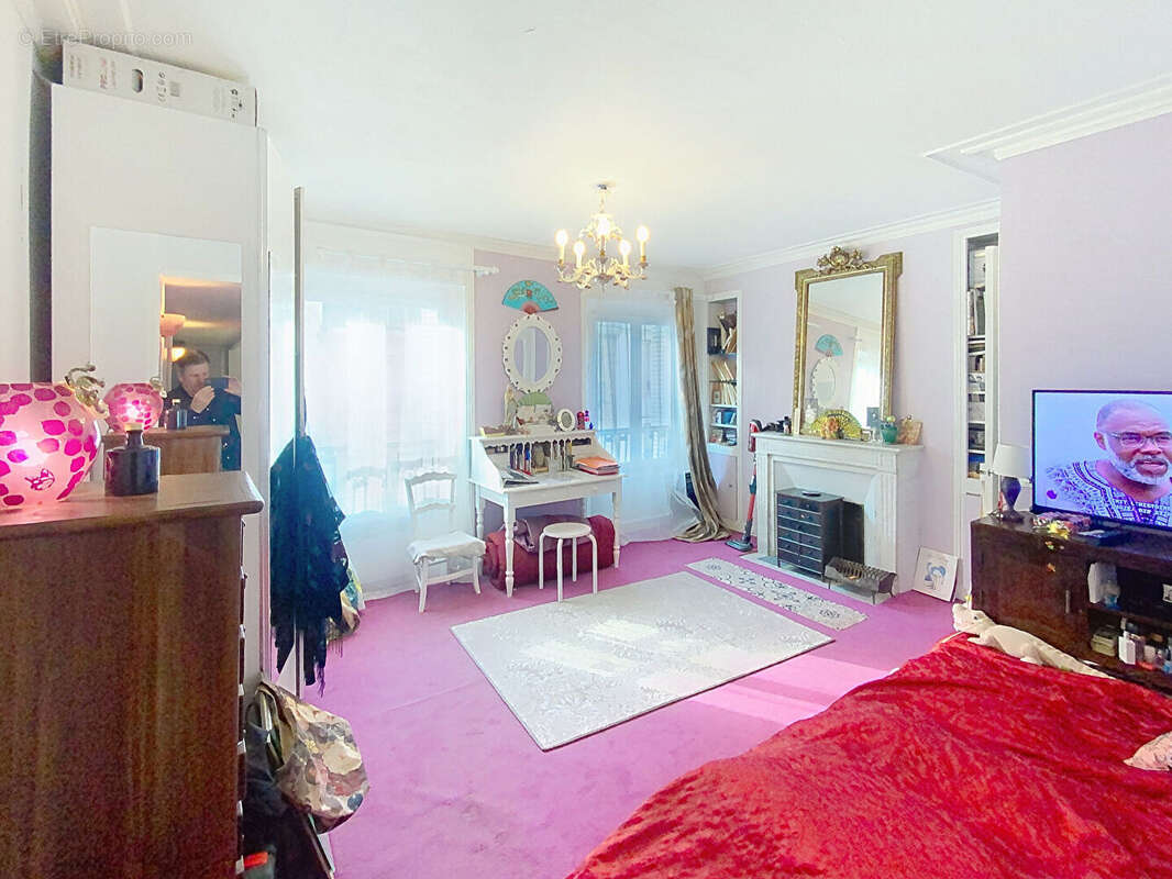 Appartement à PARIS-1E