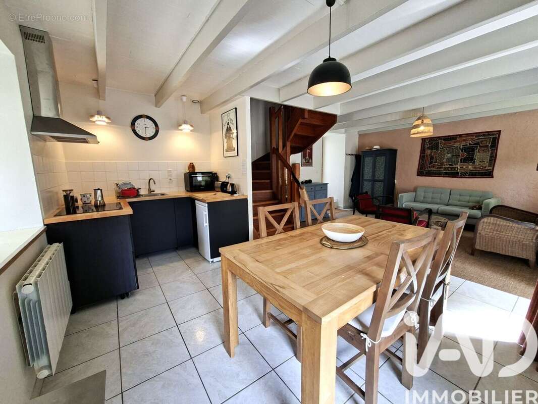 Photo 3 - Maison à LA ROCHE-DERRIEN