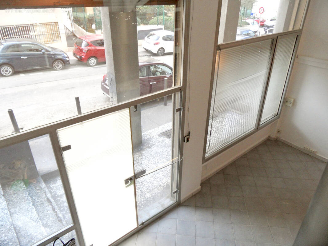 Commerce à MARSEILLE-7E