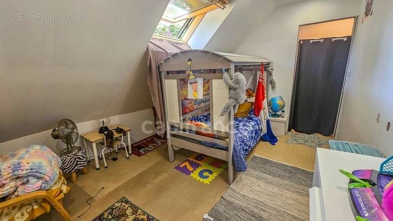 A vendre 8 pièces FONTAINE LA RIVIERE (91) Maison sur sous-sol avec cave voûtée et piscine - photo 7