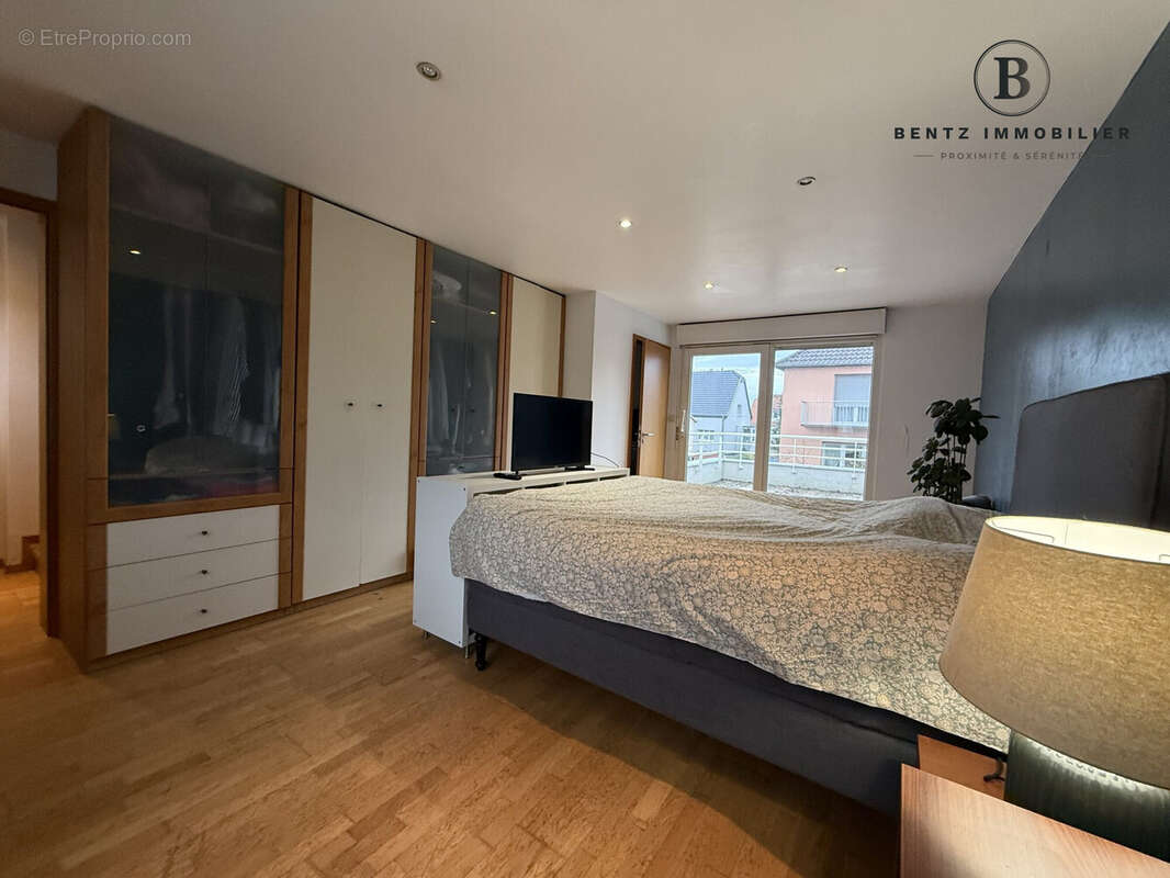 Chambre parentale Pièce 4 au 1/2 niveau - Maison à HOENHEIM