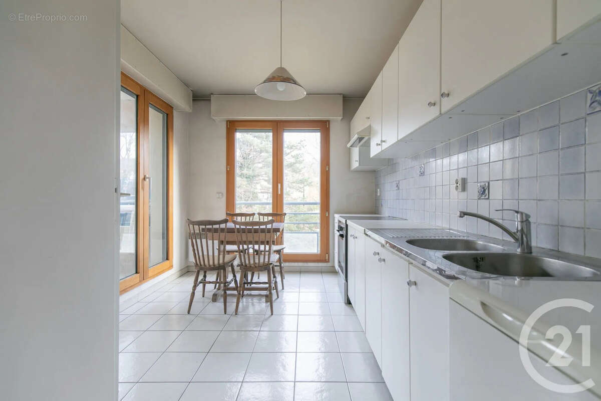 Appartement à SAINT-MAUR-DES-FOSSES