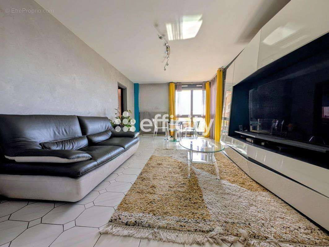 Appartement à ENGHIEN-LES-BAINS