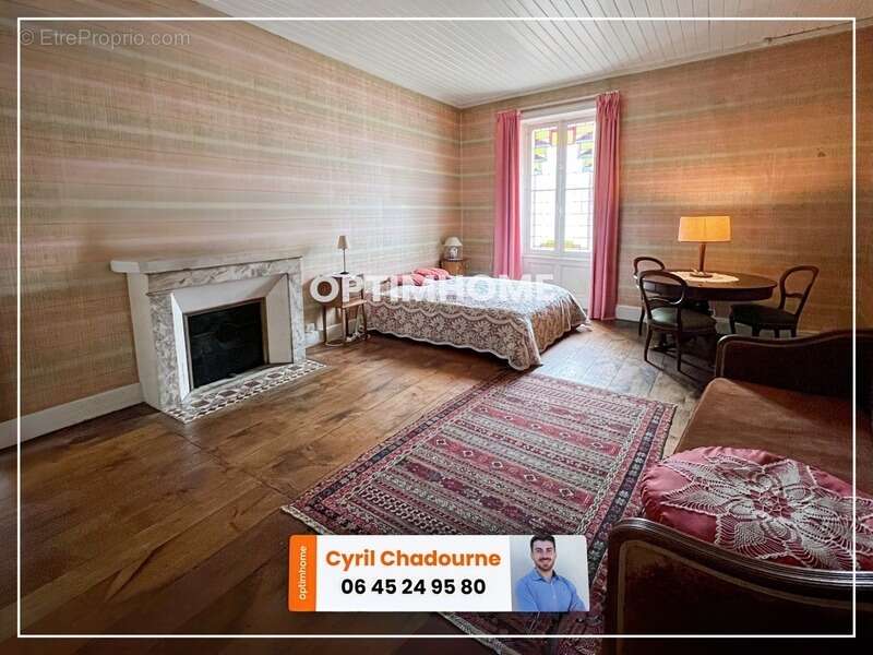 Maison à JAVERLHAC-ET-LA-CHAPELLE-SAINT-ROBERT